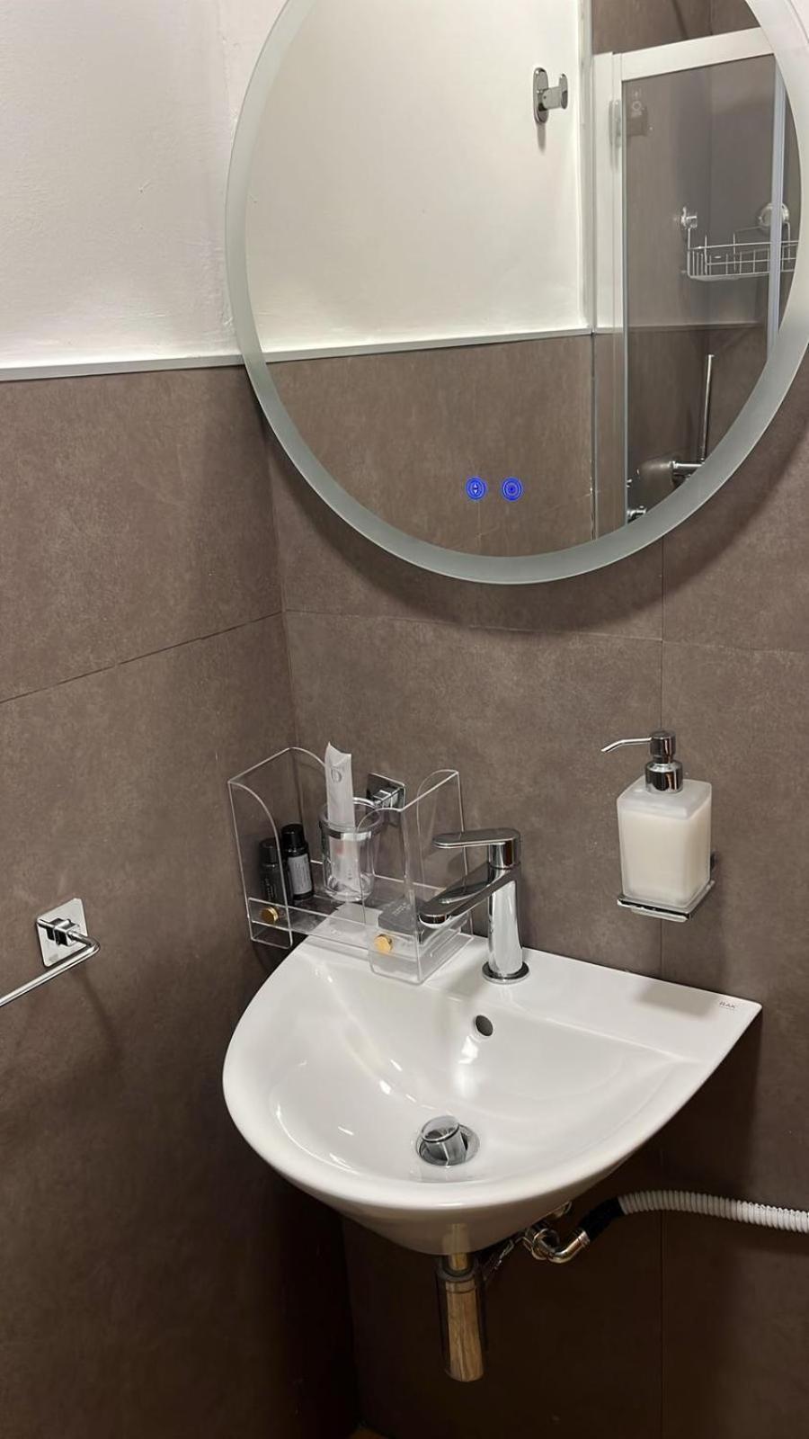 Camera Singola con Bagno Privato Esterno